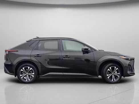 Used 2024 Toyota bZ4X XLE w/ Weather Package image 22