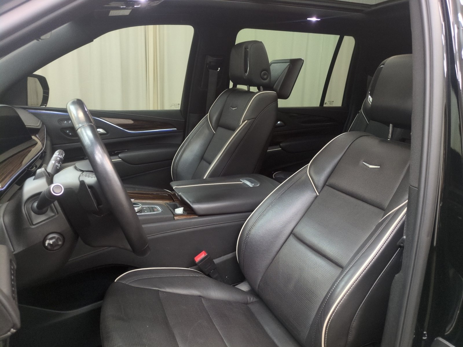 Used 2024 Cadillac Escalade ESV Premium Luxury w/ Performance Package AWD/4WD image 12