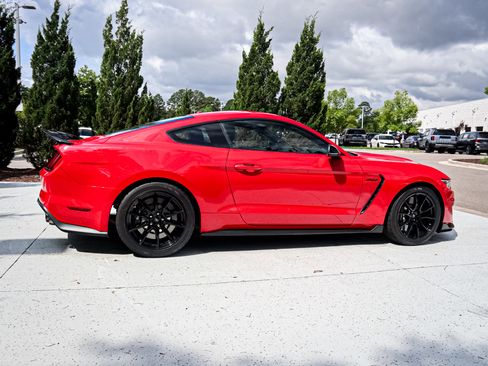 Used 2019 Ford Mustang Shelby GT350 w/ Technology Package RWD image 11