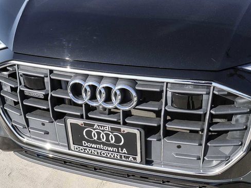 Used 2022 Audi Q8 Premium Plus image 8