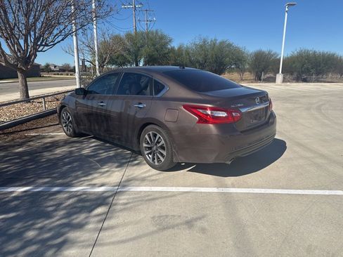 Used 2016 Nissan Altima 2.5 SV image 5
