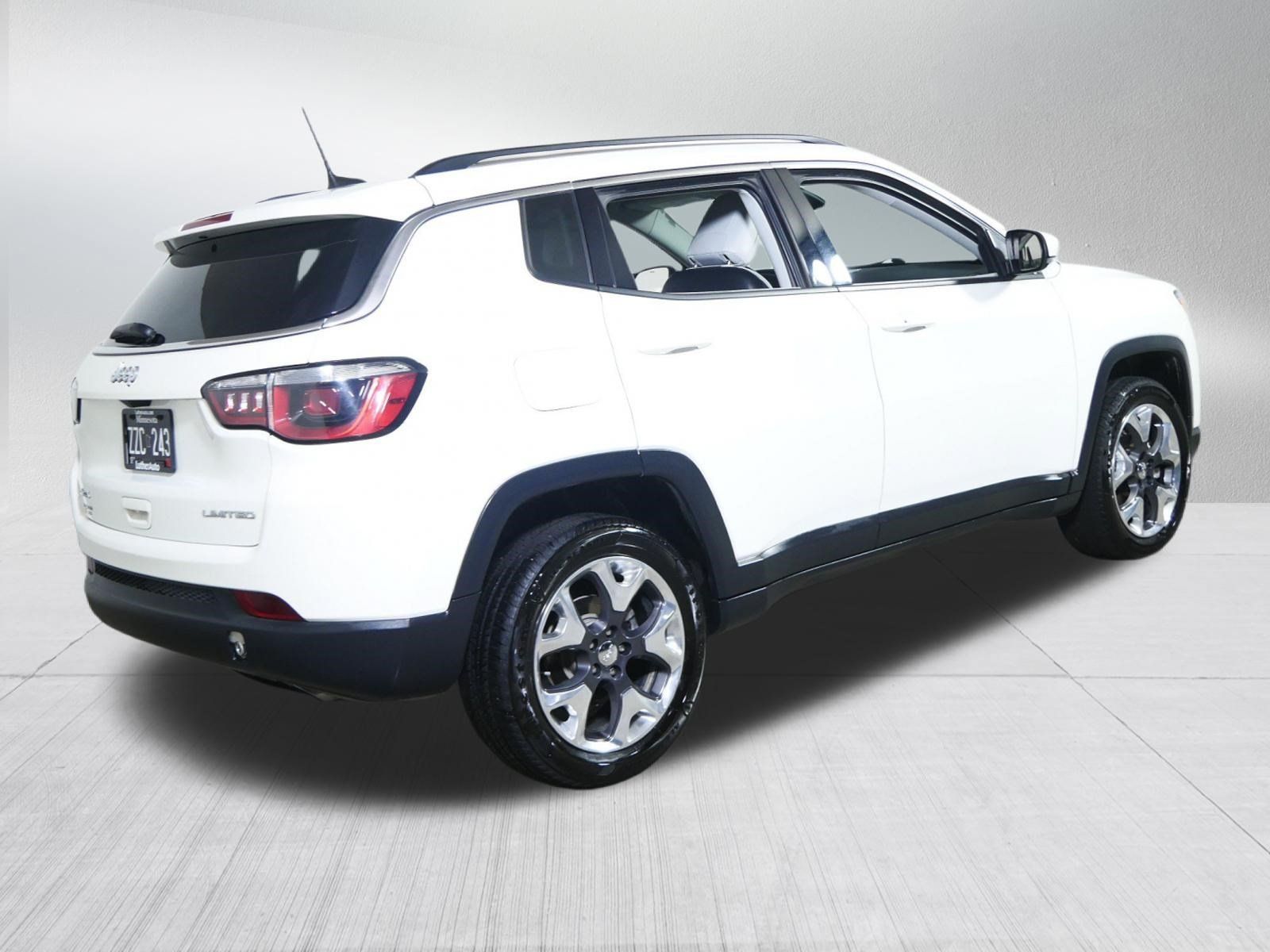 Used 2017 Jeep Compass Limited w/ Navigation Group AWD/4WD image 7