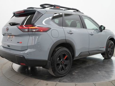 Used 2025 Nissan Rogue SV AWD/4WD image 7