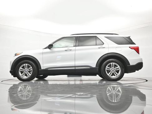 Used 2020 Ford Explorer XLT w/ Equipment Group 202A RWD image 43