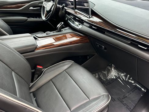 Used 2021 Cadillac Escalade Premium Luxury RWD image 21