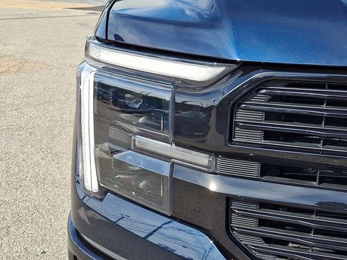 Used 2025 Ford F150 Platinum w/ Equipment Group 702A High AWD/4WD image 9
