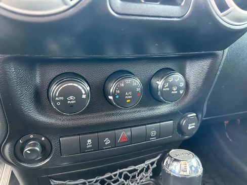 Used 2012 Jeep Wrangler Unlimited Sahara w/ Dual Top Group image 18