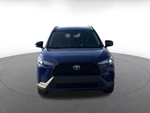 Used 2025 Toyota Corolla Cross LE image 4