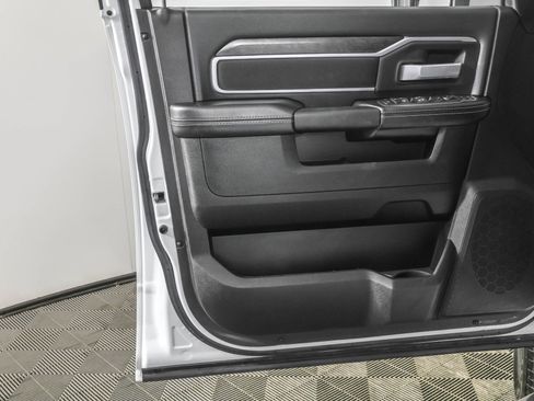 Used 2024 RAM 2500 Big Horn w/ Night Edition image 32