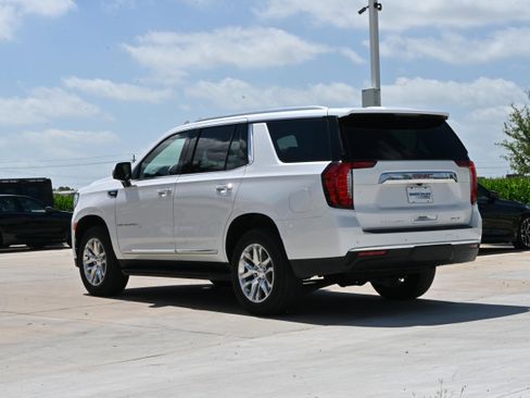 Used 2023 GMC Yukon SLT w/ SLT Premium Package RWD image 7