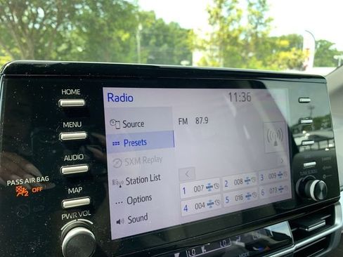 Certified 2022 Toyota Sienna XLE FWD image 24