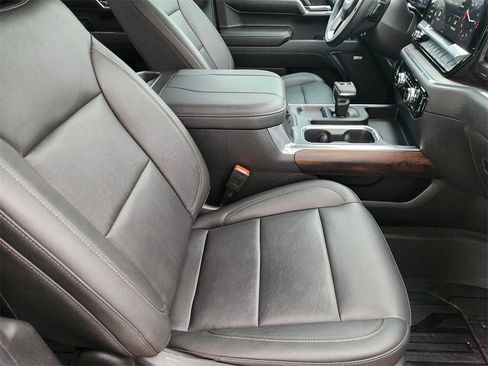 Used 2023 GMC Sierra 1500 SLT image 12
