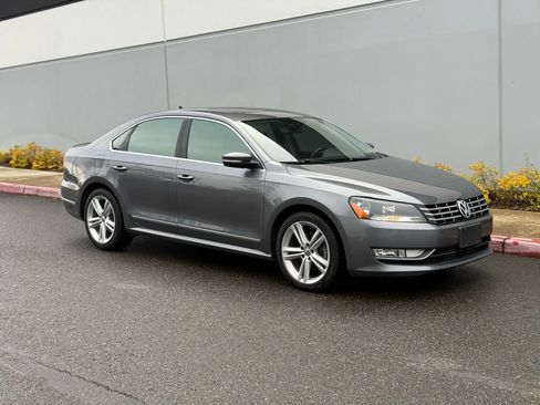 Used 2013 Volkswagen Passat TDI SEL Premium image 7