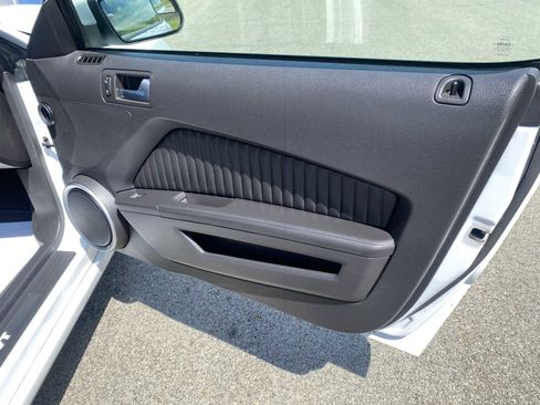 Used 2014 Ford Mustang Shelby GT500 w/ Equipment Group 821A image 40