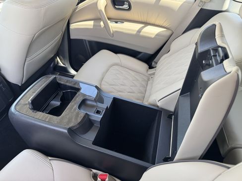 Used 2024 Nissan Armada Platinum w/ Captain's Chairs Package RWD image 36