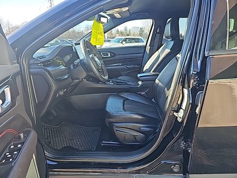 Used 2024 Jeep Compass Trailhawk image 9