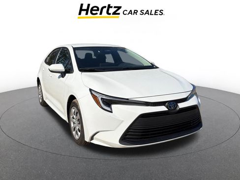 Used 2025 Toyota Corolla LE image 1