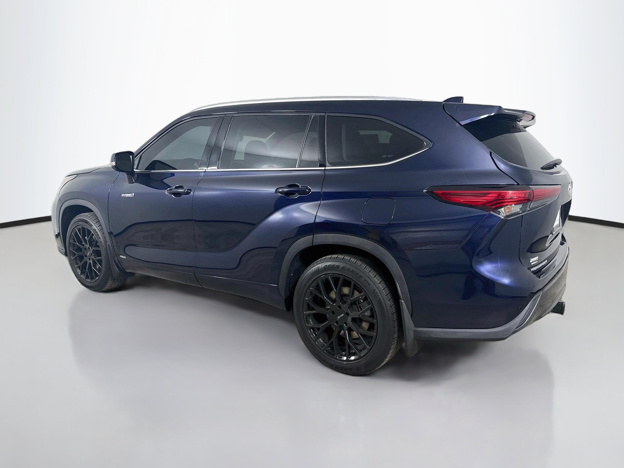 Certified 2021 Toyota Highlander Limited AWD/4WD image 6