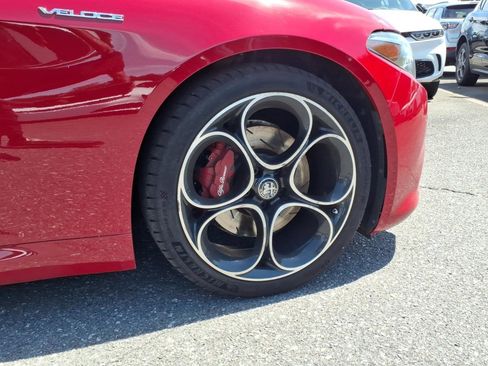 Used 2023 Alfa Romeo Giulia Veloce RWD image 13