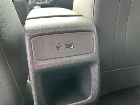 Used 2025 Chevrolet Trax LT image 23