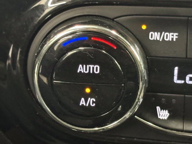 Used 2025 Chevrolet Trax LT w/ Driver Confidence Package FWD image 32