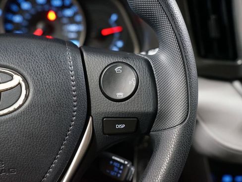 Used 2014 Toyota RAV4 LE FWD image 13