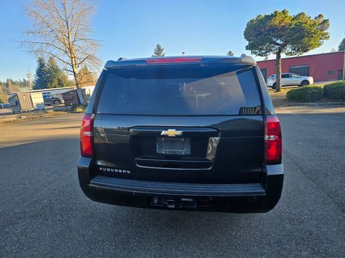 Used 2018 Chevrolet Suburban LT image 5