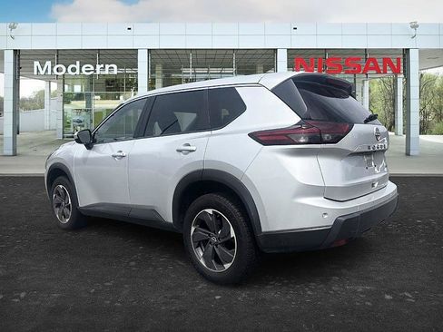 Certified 2025 Nissan Rogue SV AWD/4WD image 3