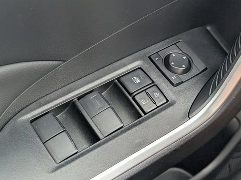 Used 2025 Toyota RAV4 LE FWD image 14
