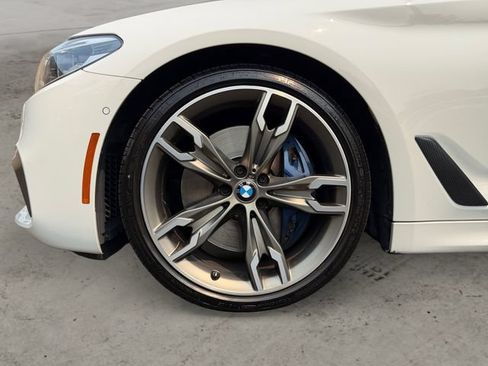 Used 2020 BMW M550i xDrive w/ Executive Package AWD/4WD image 9