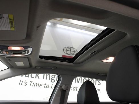 Used 2024 Hyundai Elantra Limited FWD image 14