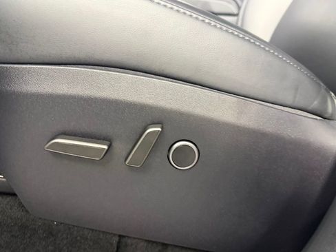 Used 2025 Tesla Model Y Long Range AWD/4WD image 24