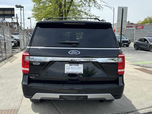 Used 2020 Ford Expedition XLT w/ Equipment Group 202A AWD/4WD image 6
