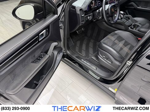 Used 2023 Porsche Cayenne Turbo GT image 38