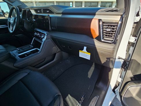 New 2026 GMC Sierra 2500 Denali w/ Denali Reserve Package image 27