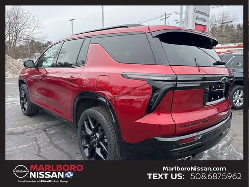 Used 2024 Chevrolet Traverse RS image 5