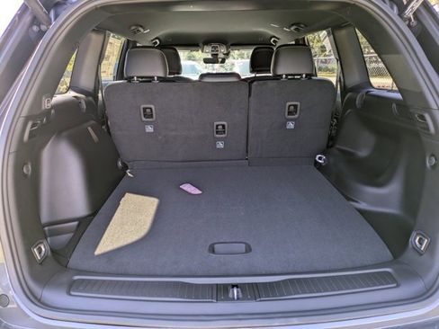 New 2025 Jeep Grand Cherokee Altitude image 11