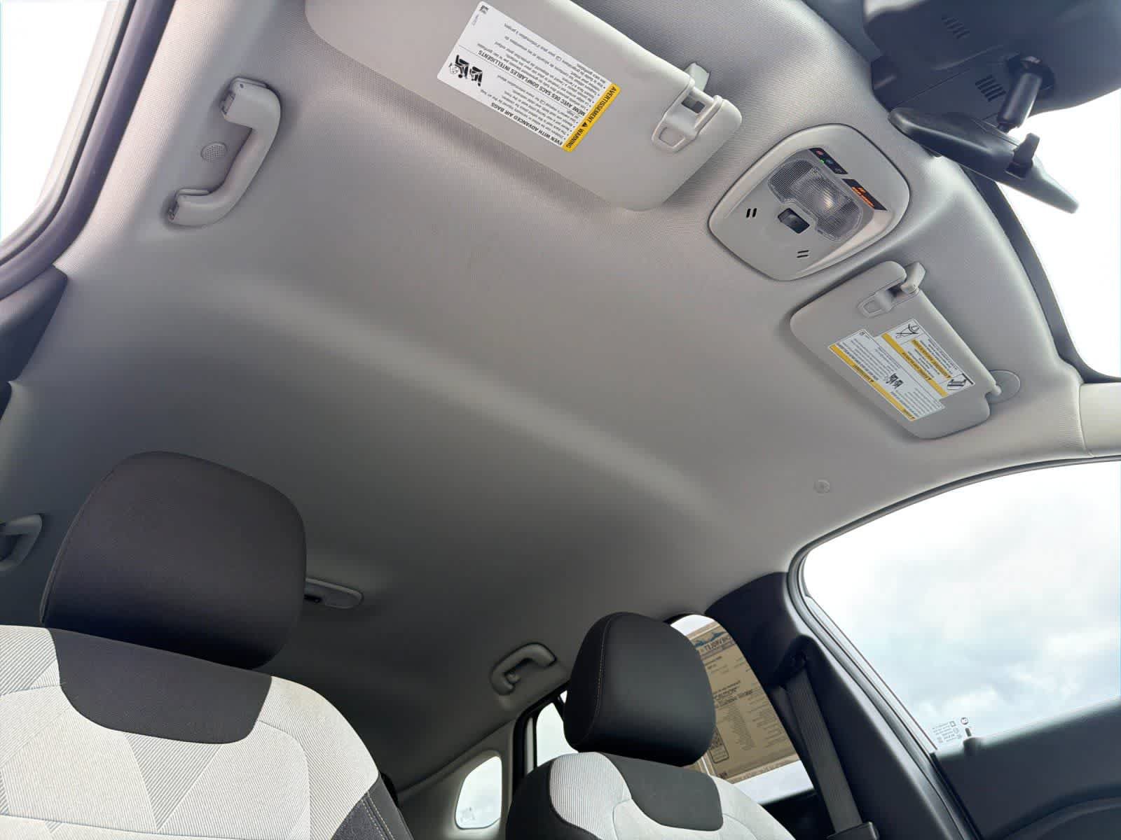 Used 2024 Chevrolet Trax LS w/ LS Convenience Package FWD image 17