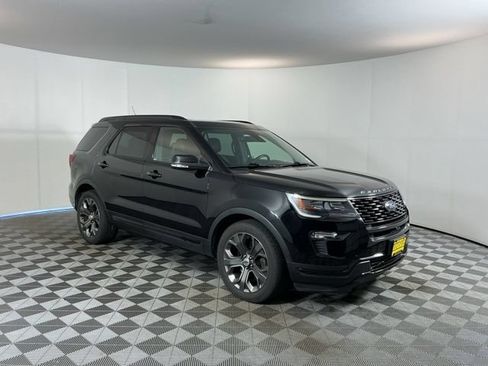 Used 2018 Ford Explorer Sport w/ Equipment Group 401A AWD/4WD image 3