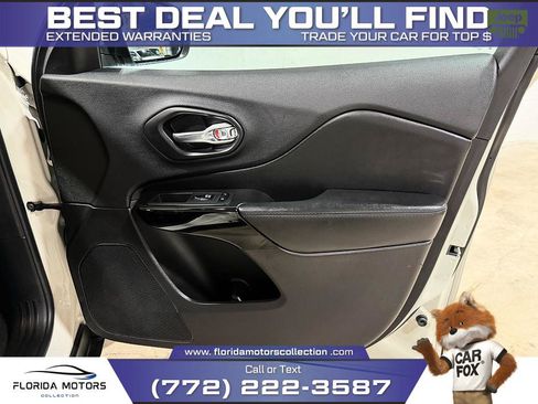 Used 2019 Jeep Cherokee Latitude Plus FWD image 19