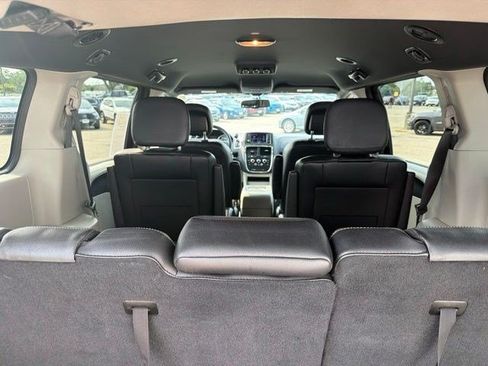 Used 2018 Dodge Grand Caravan SXT FWD image 16