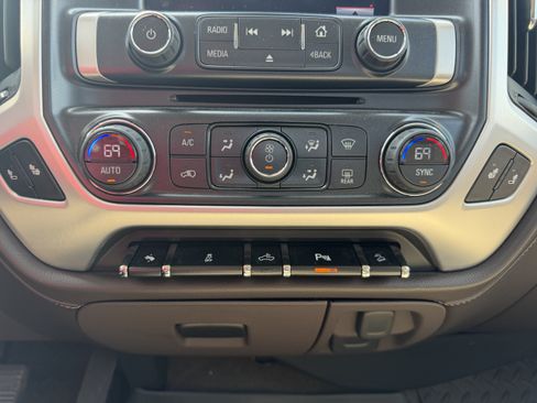 Used 2014 GMC Sierra 1500 SLT w/ SLT Preferred Package AWD/4WD image 17