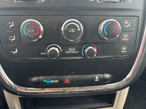 Used 2016 Dodge Grand Caravan SE w/ Quick Order Package 29E SE image 14