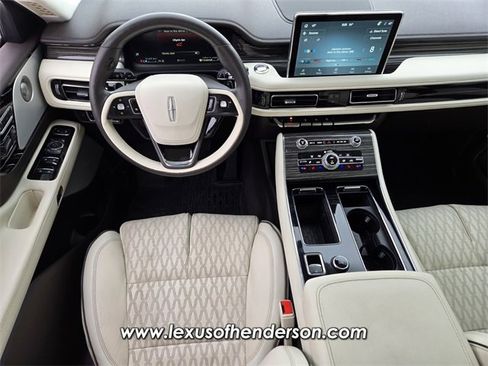 Used 2023 Lincoln Aviator Black Label w/ Jet Package image 14
