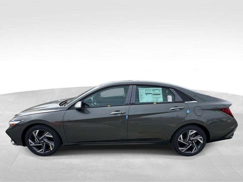 New 2026 Hyundai Elantra Limited w/ Cargo Package FWD image 5