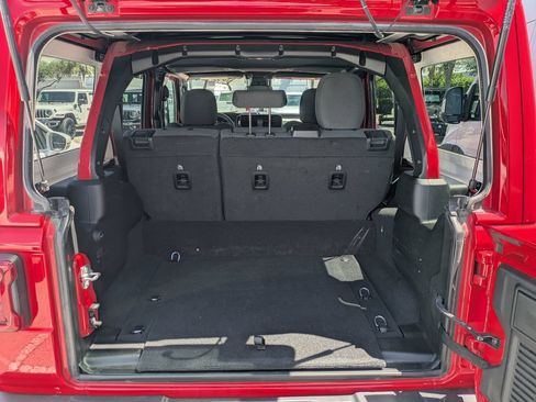 Used 2025 Jeep Wrangler Unlimited Sahara w/ Safety Group AWD/4WD image 14