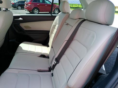 Used 2019 Volkswagen Tiguan SEL Premium AWD/4WD image 26