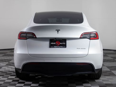 Used 2021 Tesla Model Y Long Range image 6