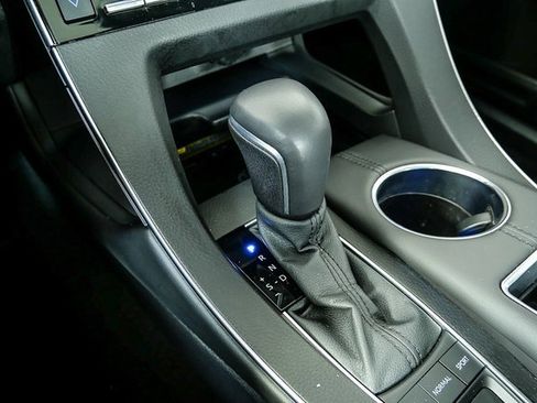 Used 2022 Toyota Avalon Limited w/ Advanced Safety Package image 17