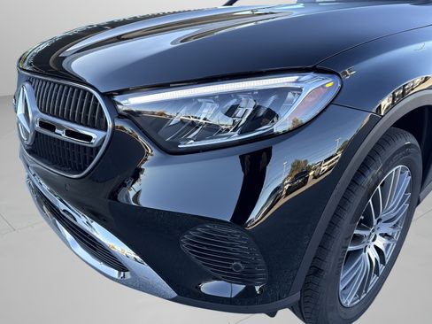 Certified 2026 Mercedes-Benz GLC 300 image 9
